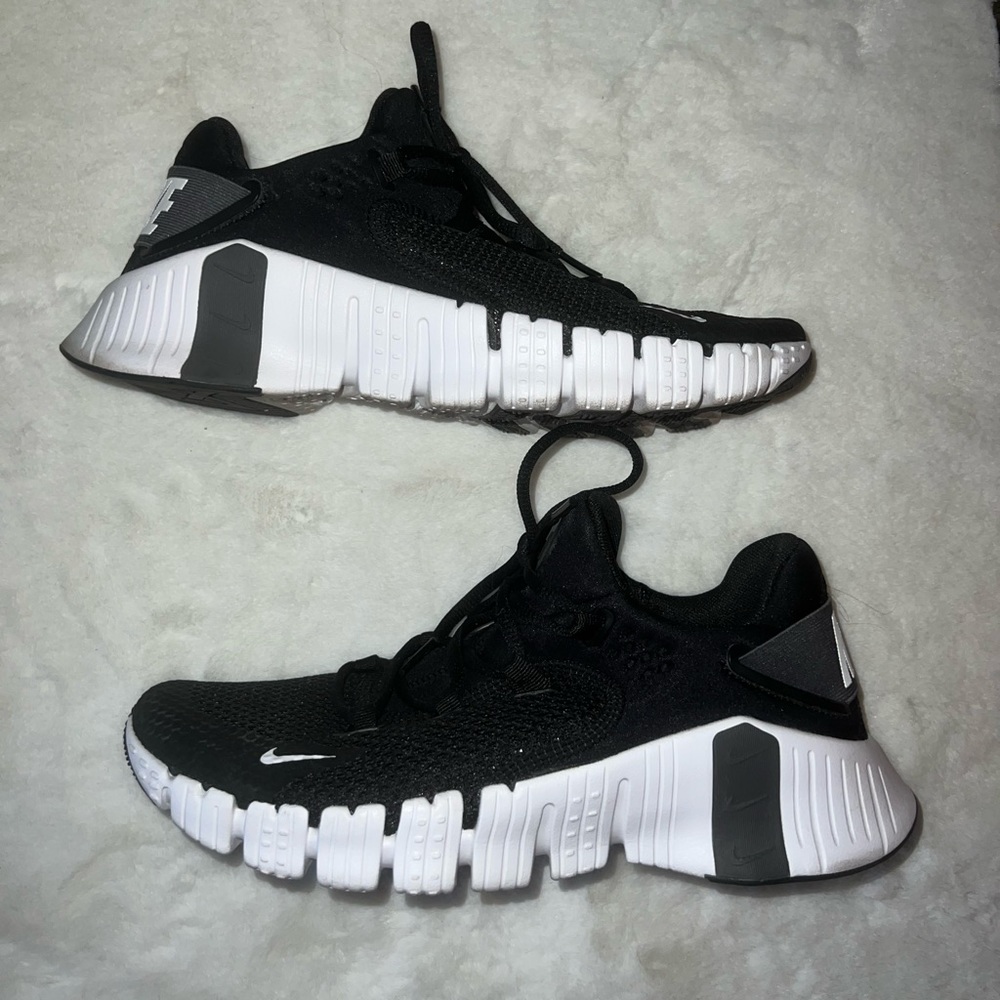Nike Free Metcon 4 Women’s Sneakers Size 10.5 Running Training Worn Once Black